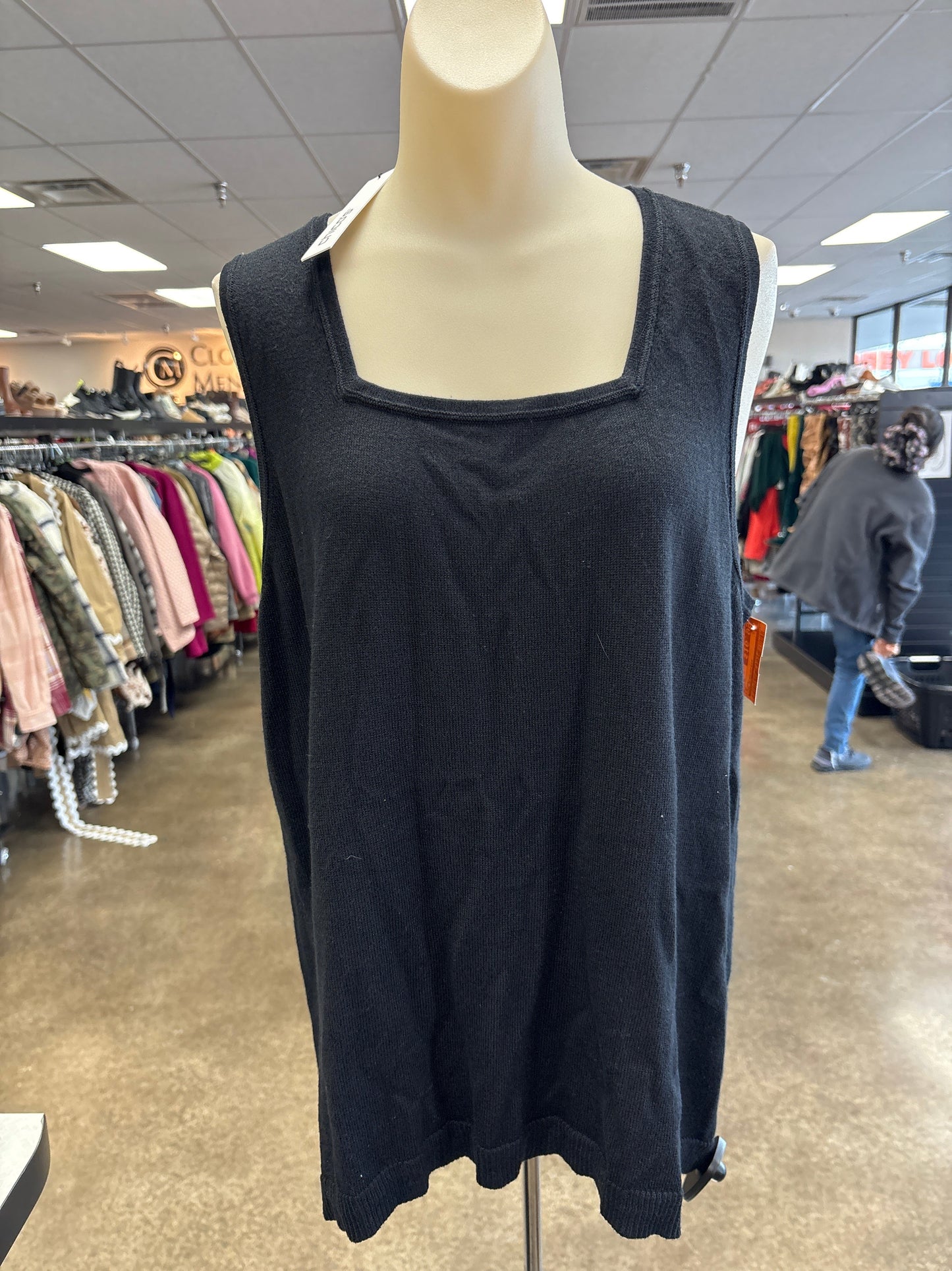 Top Sleeveless By Chicos In Black, Size:Xl