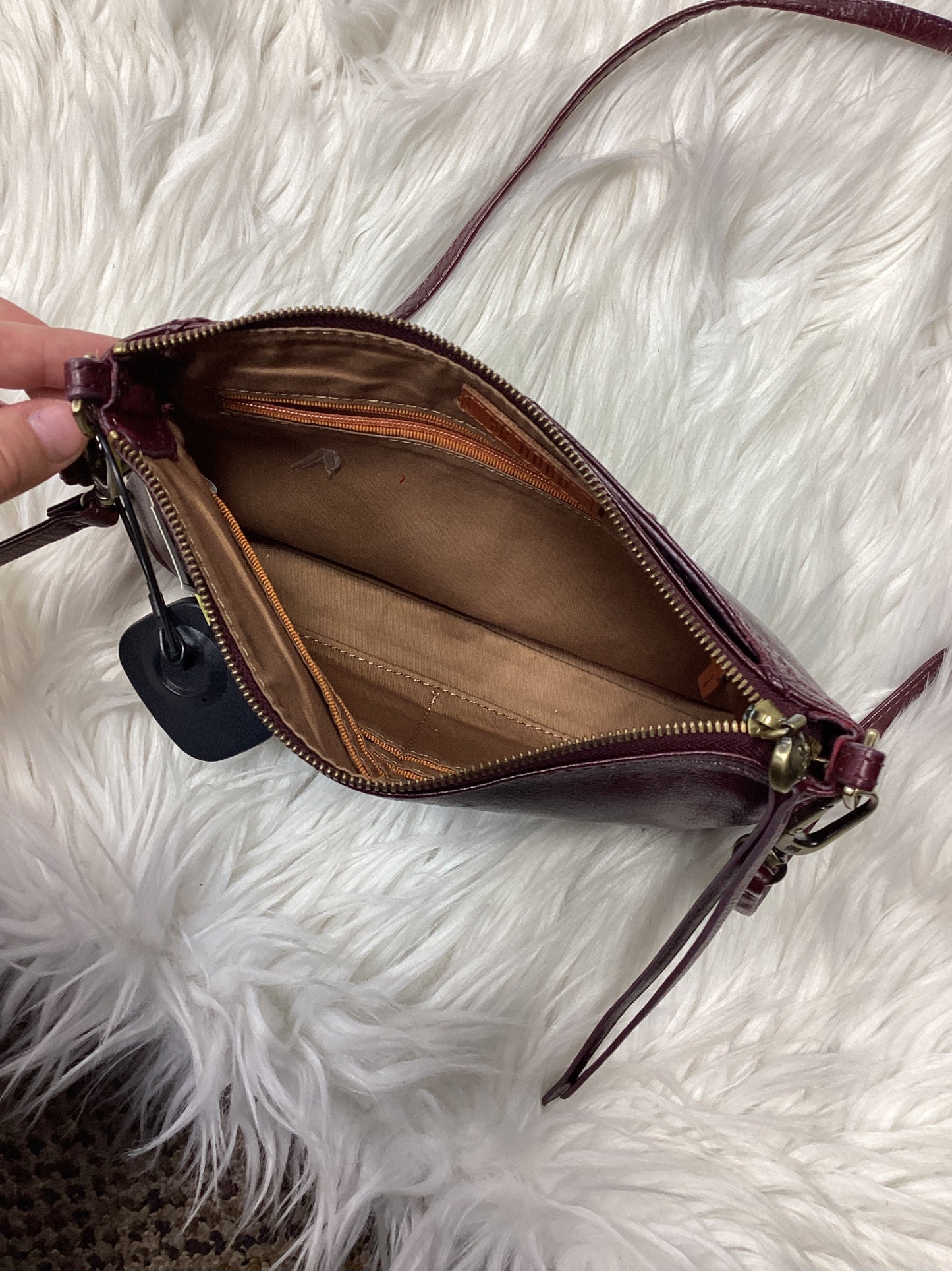 Crossbody By Hobo Intl In Maroon, Size:Medium