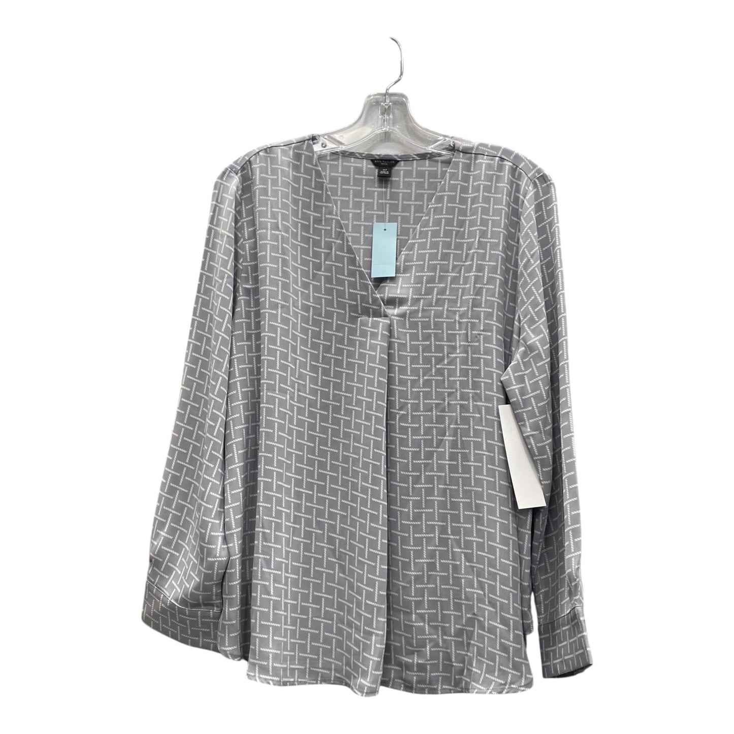 Top Ls By Ann Taylor In Grey & White, Size:Xlp