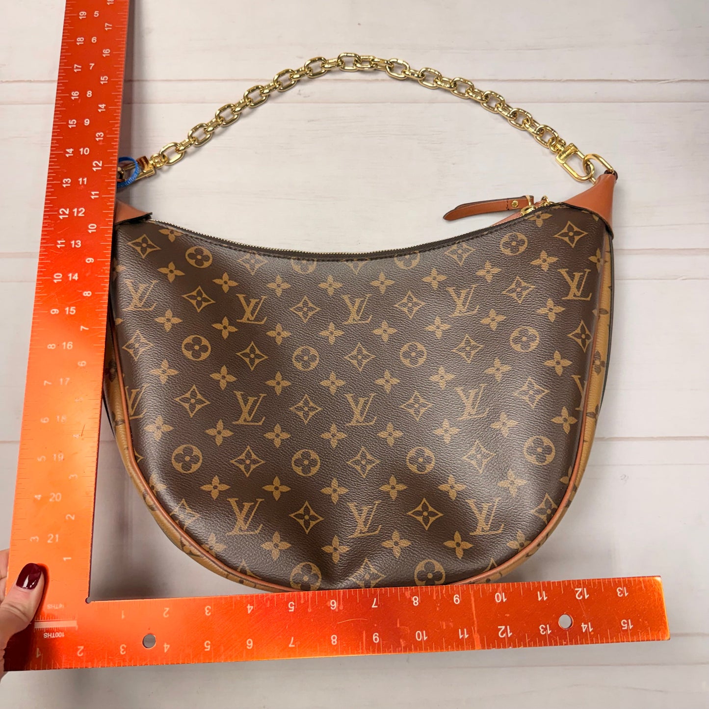 Handbag Luxury Designer By Louis Vuitton, Size: Medium