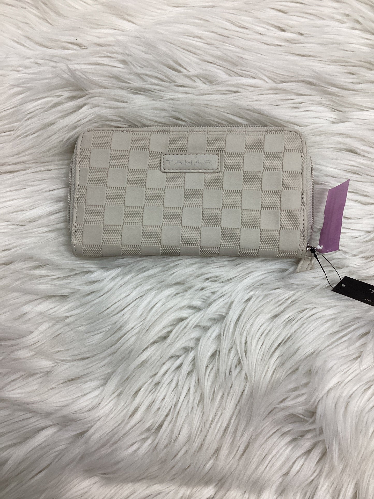 Wallet By Tahari In Cream, Size:Medium