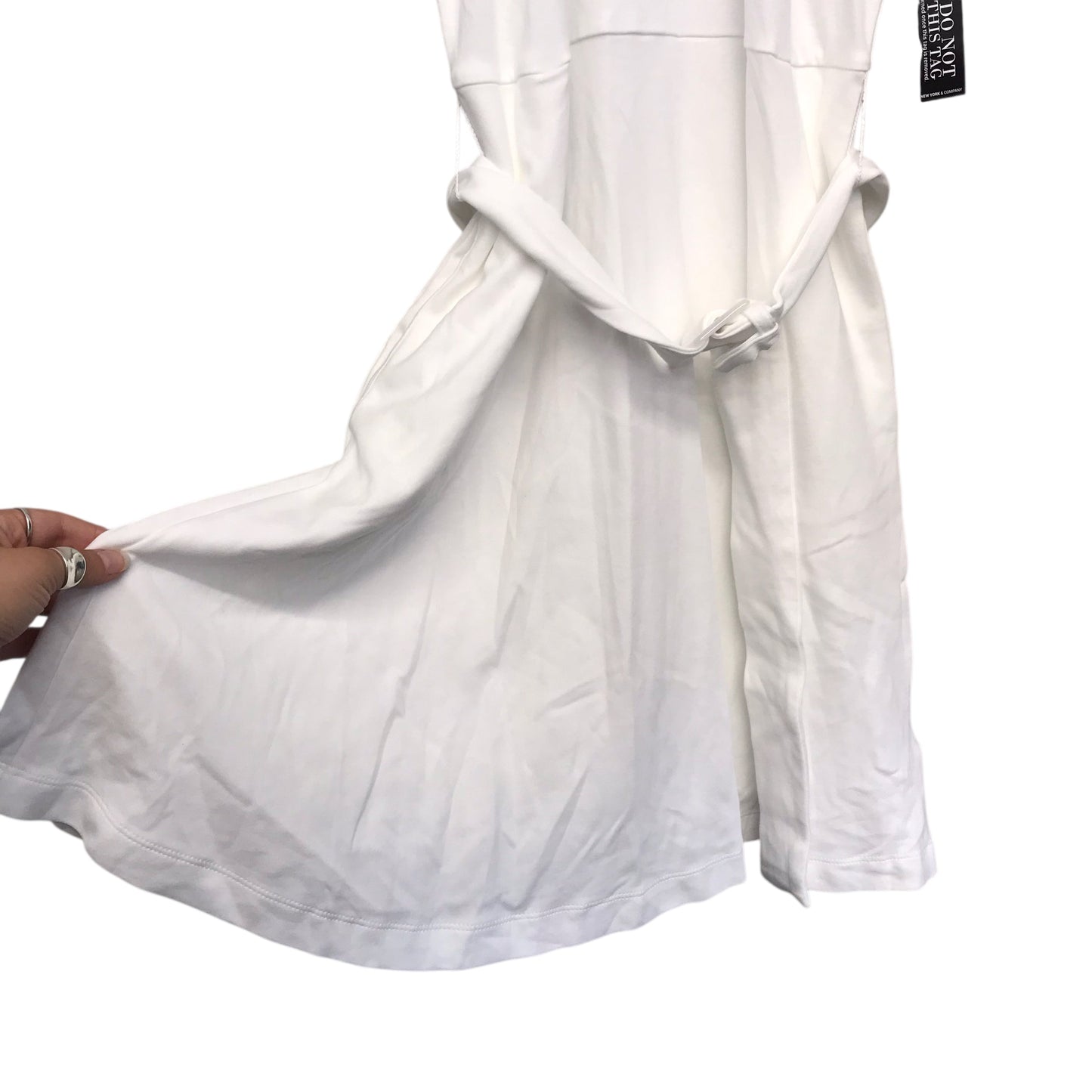 Dress Casual Short By New York And Co In White, Size:L