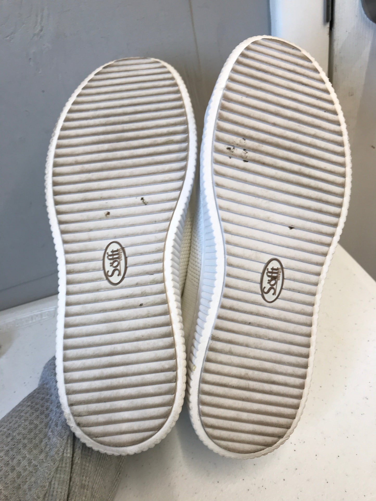 Shoes Sneakers By Sofft In White, Size:11