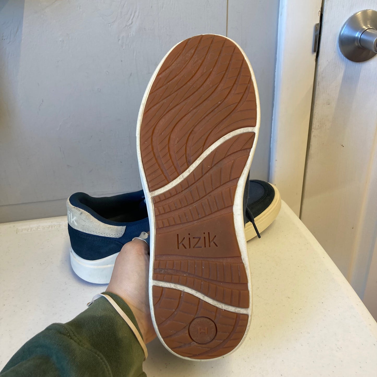 Shoes Sneakers By Kizik In Blue, Size:10.5
