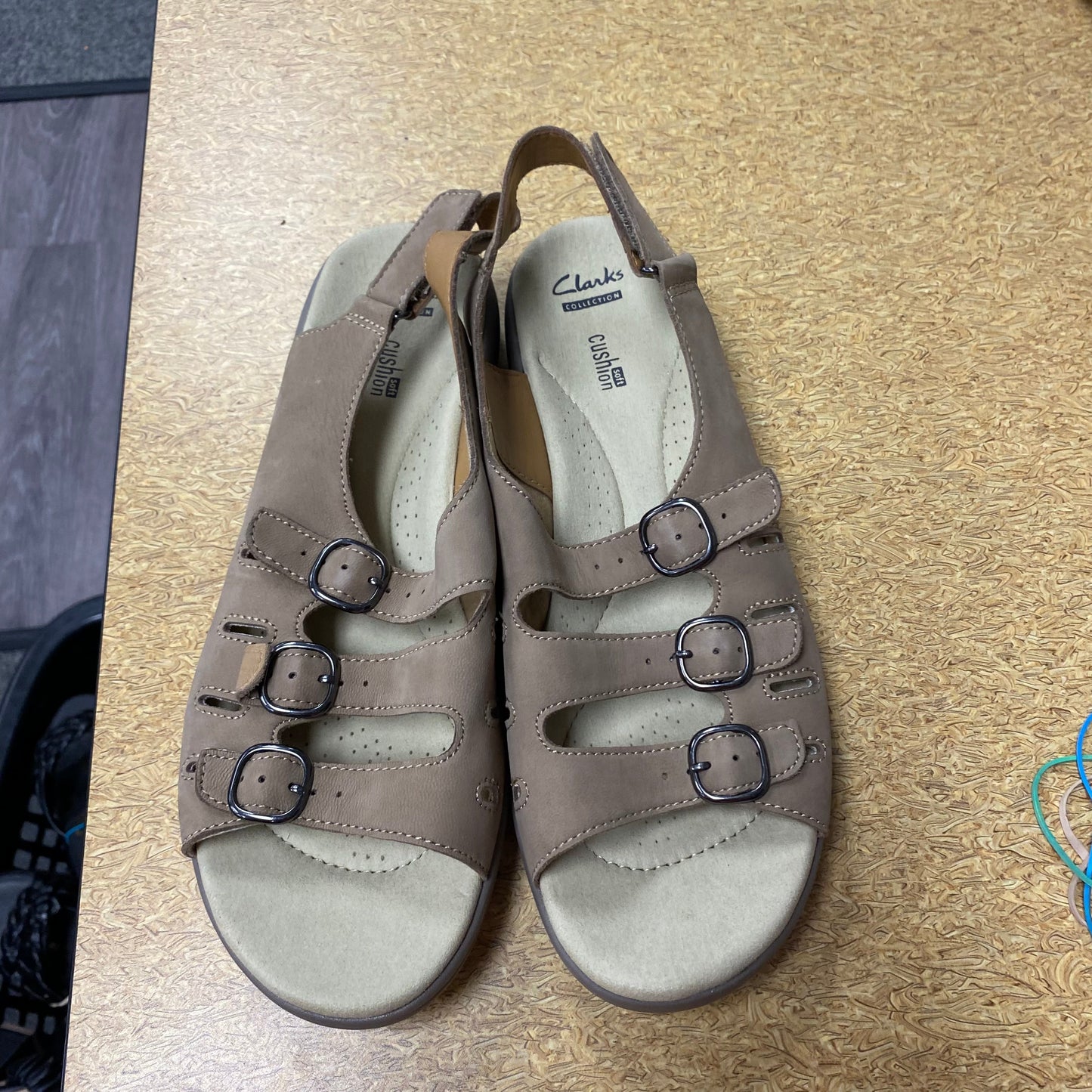 Sandals Flats By Clarks In Tan, Size:8.5