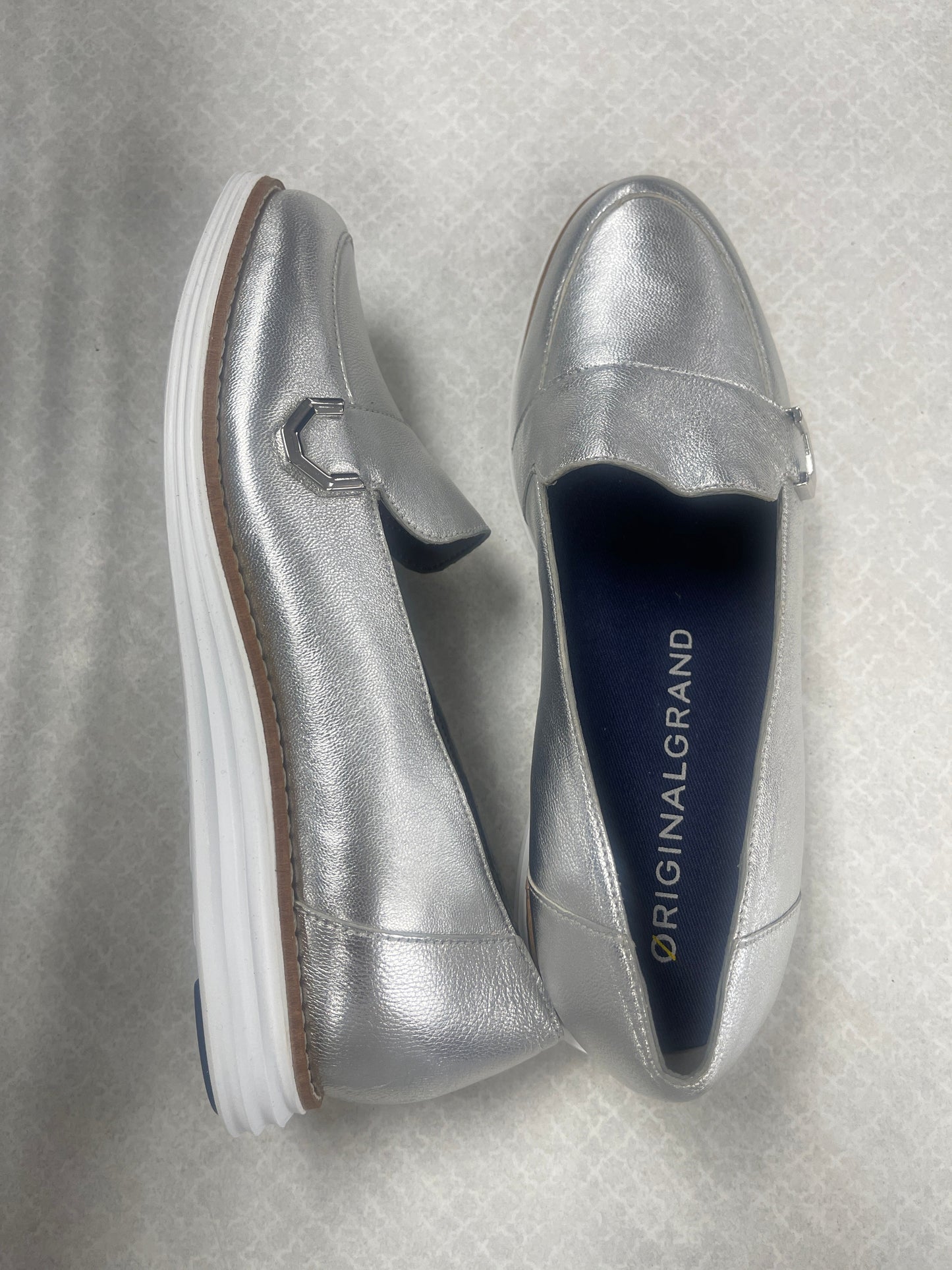 Shoes Flats By Cole-Haan In Silver, Size:5.5