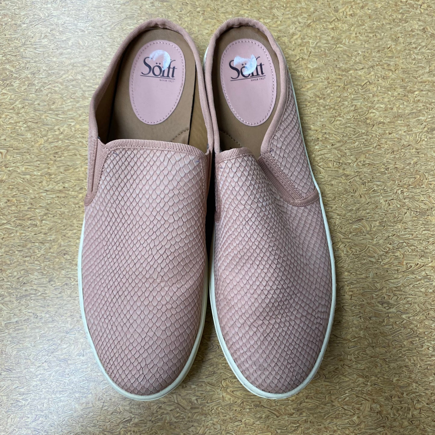 Shoes Flats By Sofft In Pink, Size:11