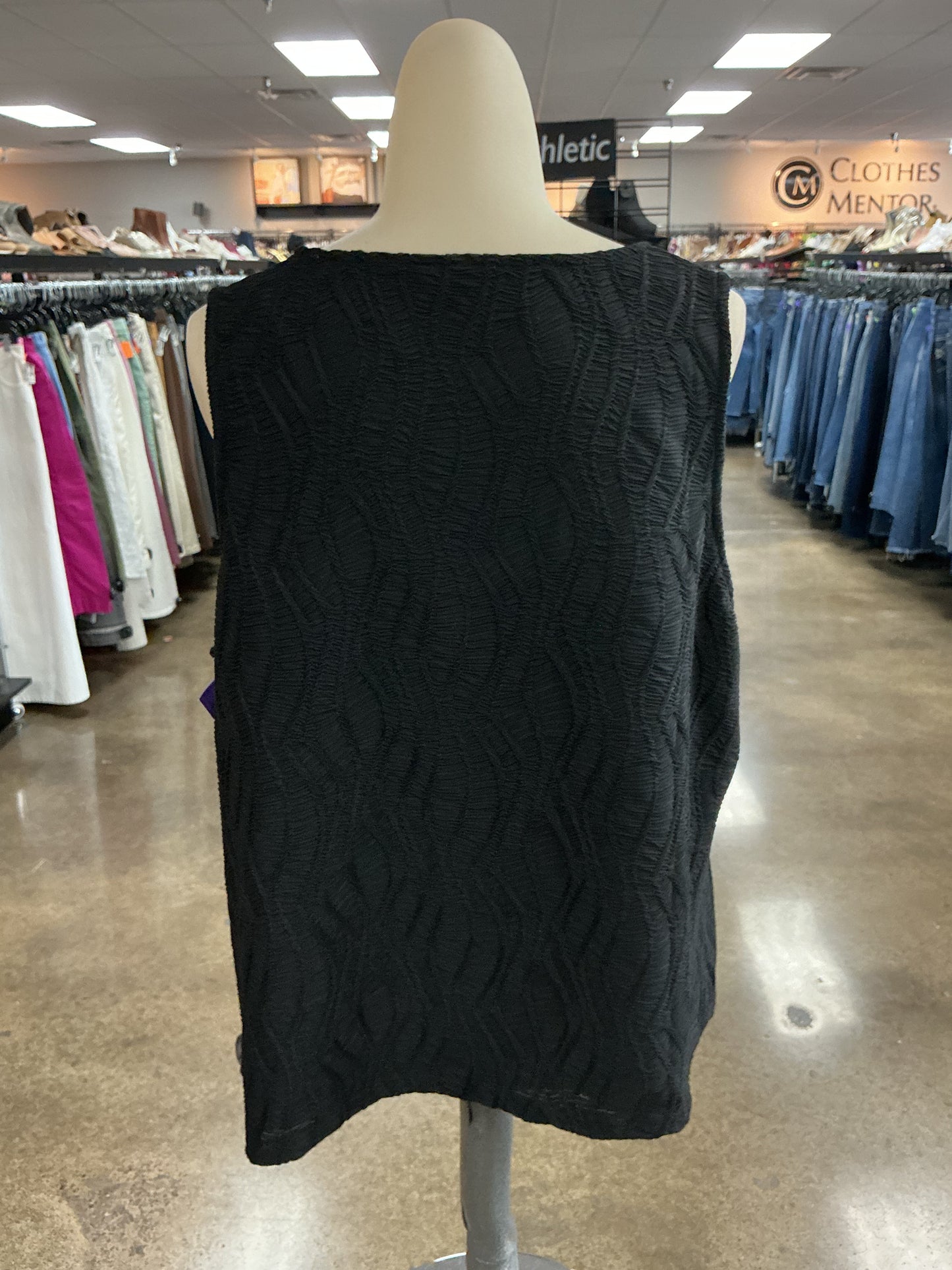Top Sleeveless By Chicos In Black, Size:Xl