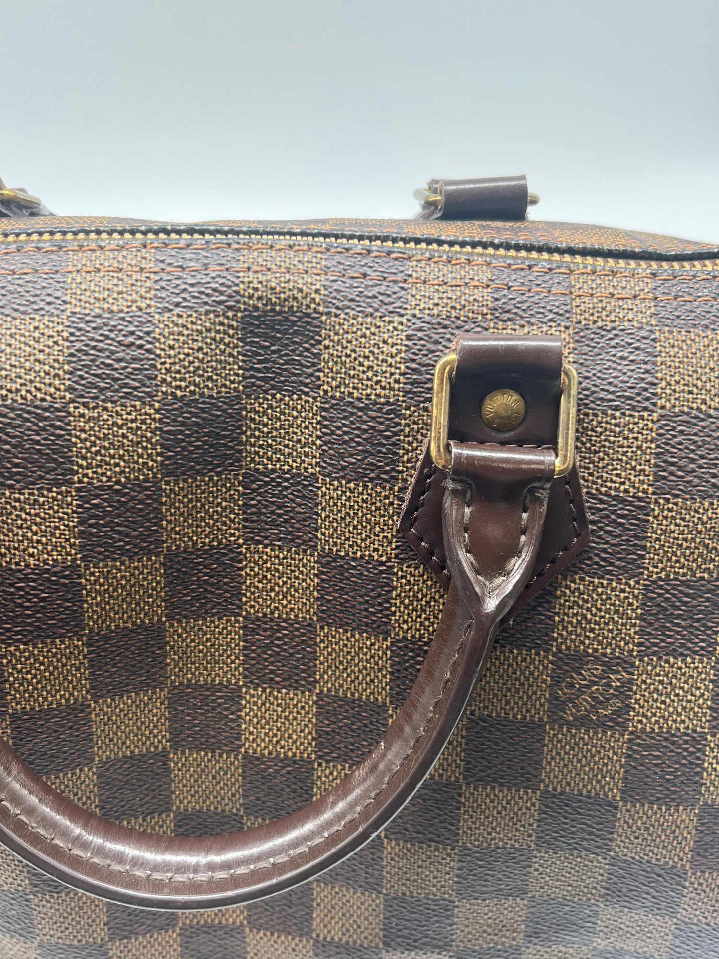 Handbag Luxury Designer By Louis Vuitton, Size: Medium