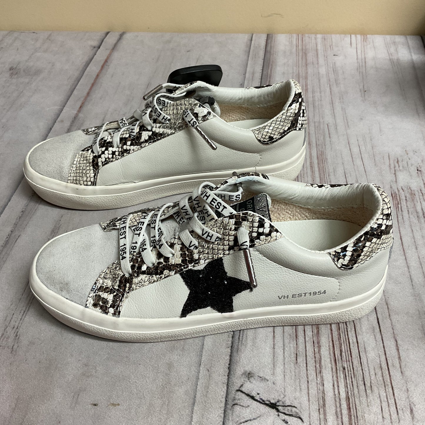 Shoes Sneakers By Vintage Havana In Grey & White, Size:6.5