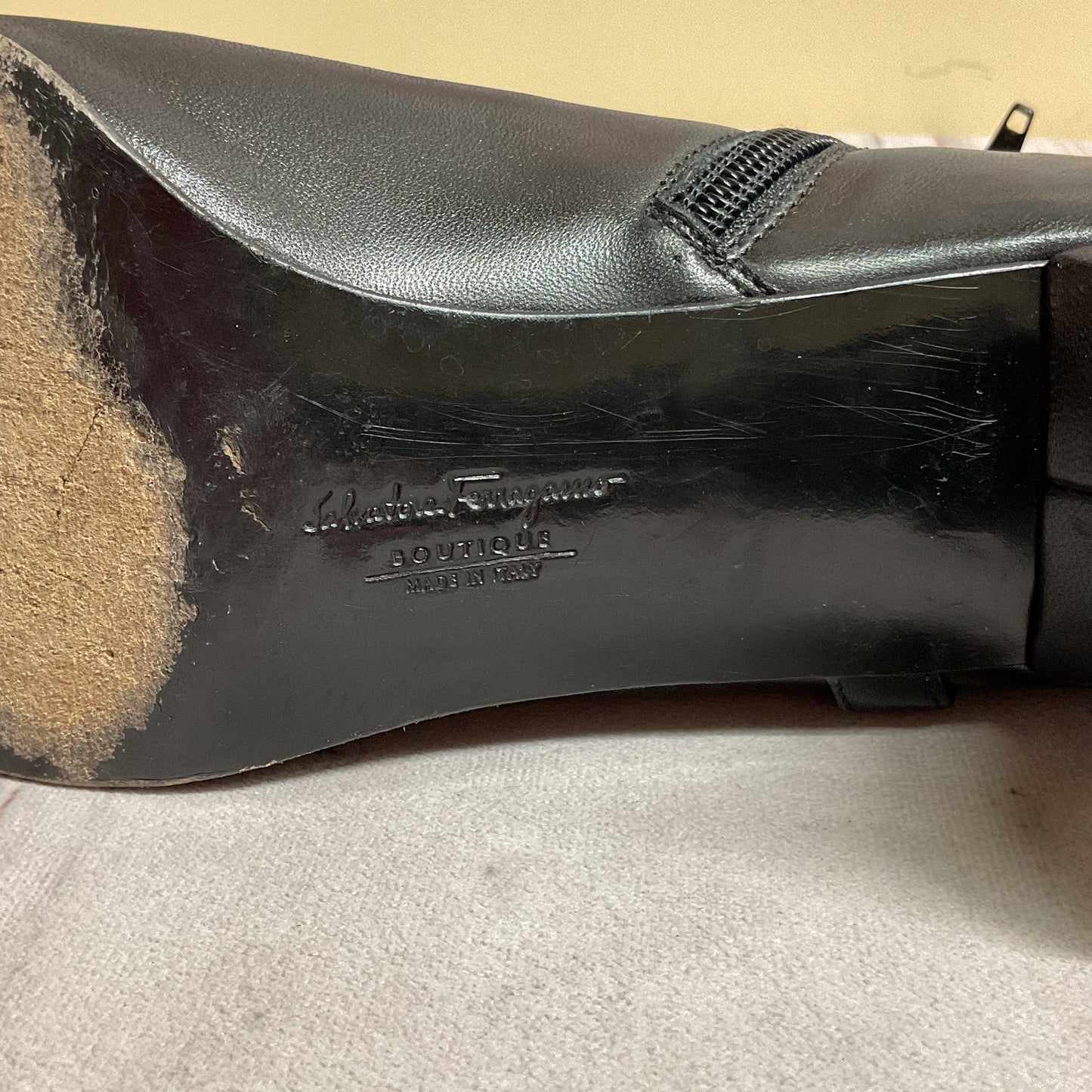 Boots Luxury Designer By Ferragamo In Black, Size:8