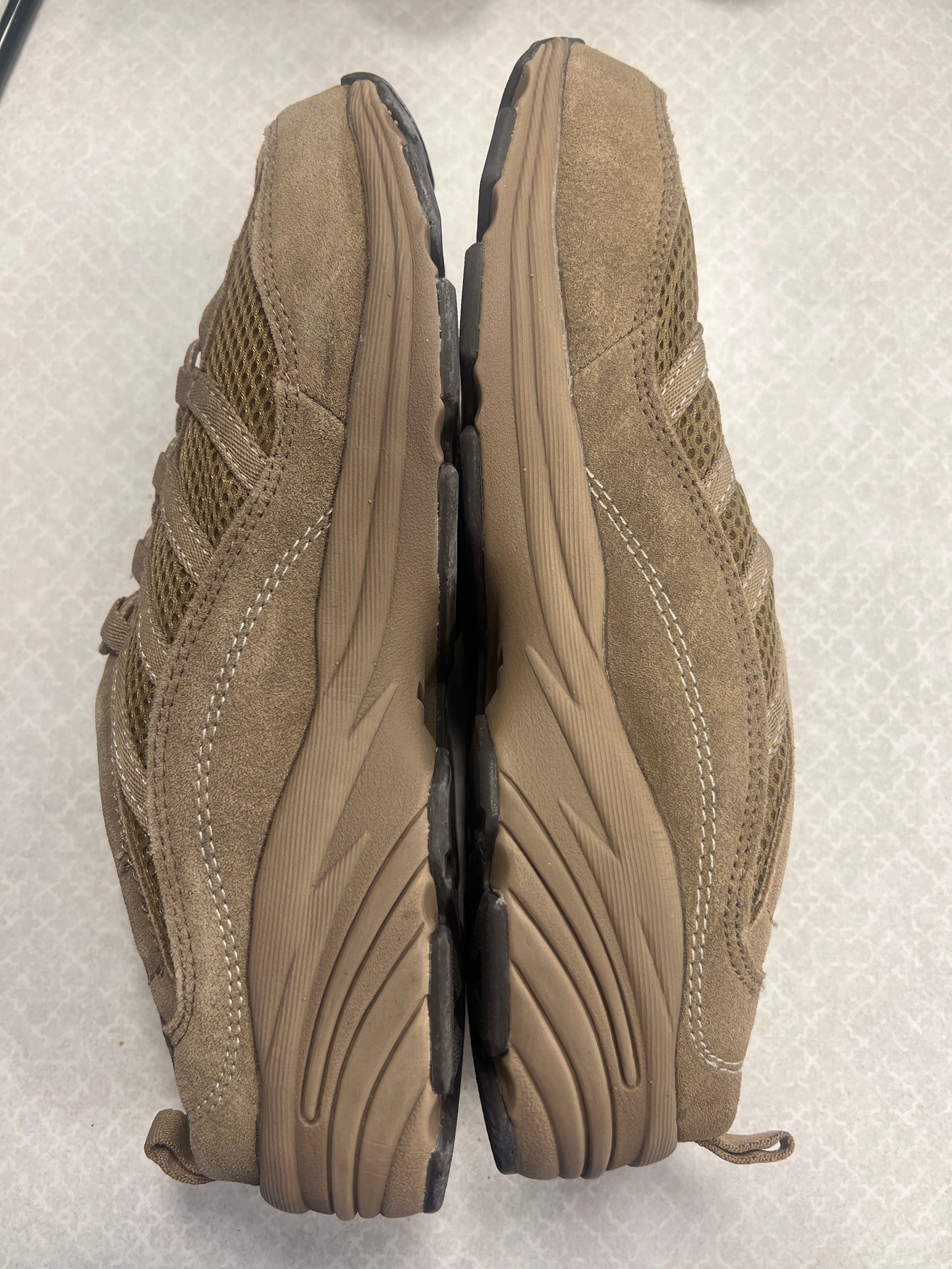 Shoes Athletic By Cmc Size: 8.5