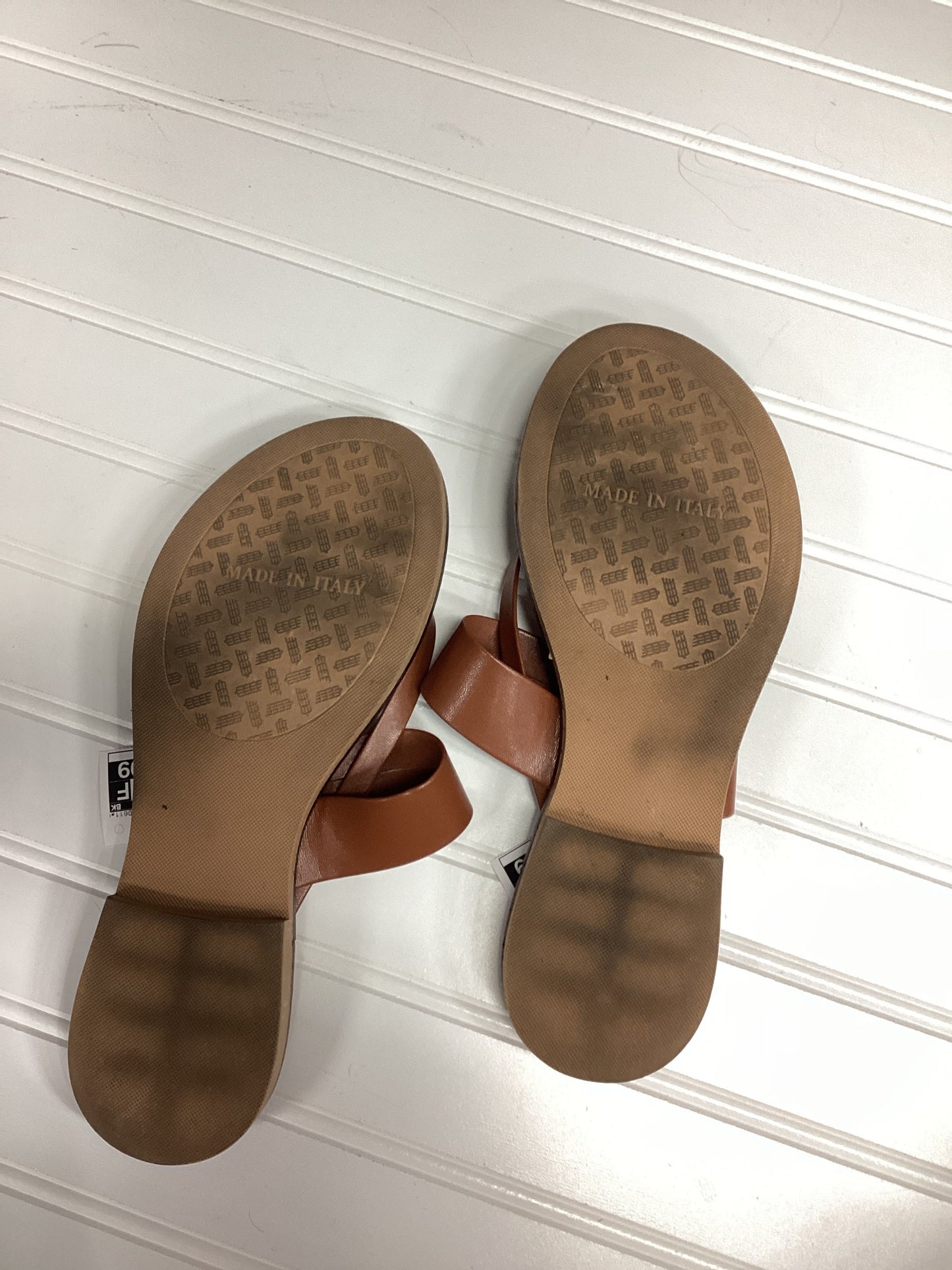 Sandals Flats By Cmc In Brown, Size:9