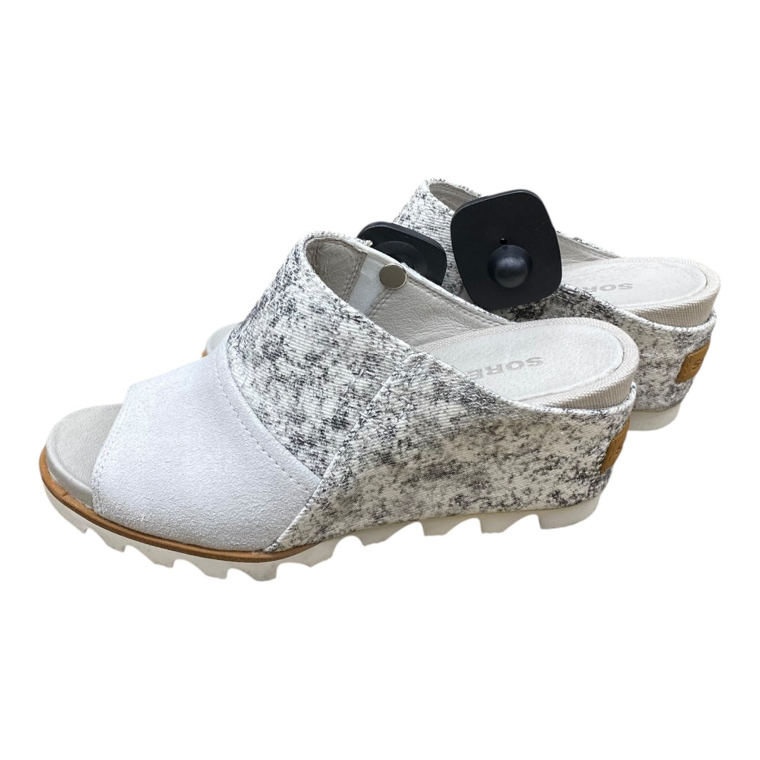 Sandals Designer By Sorel In Grey & White, Size:7