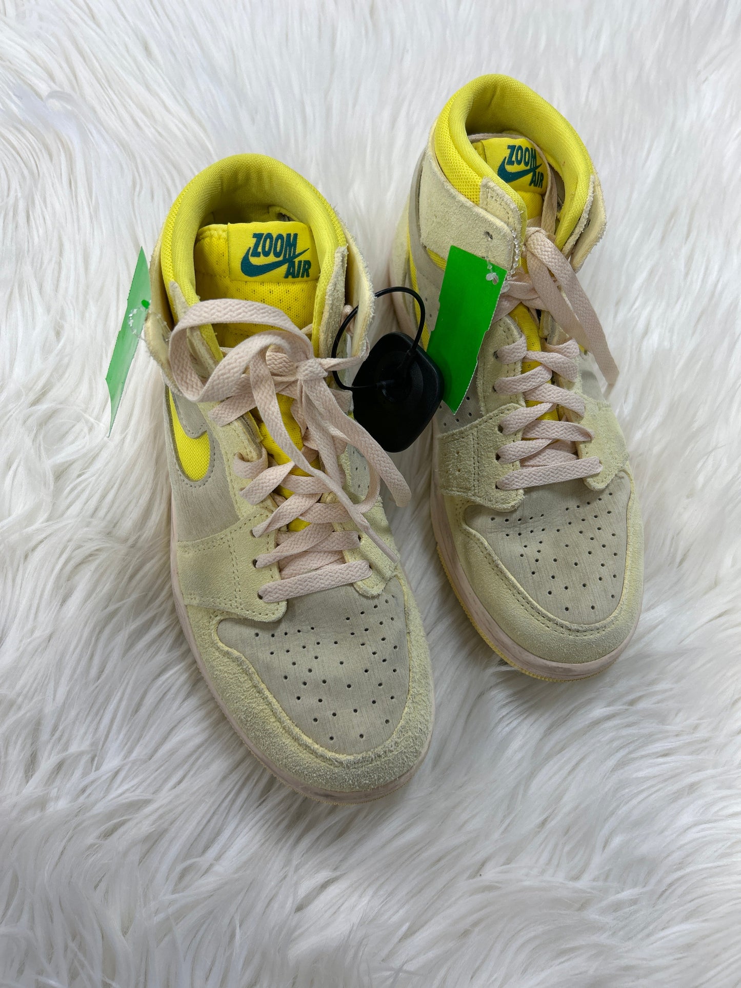 Shoes Athletic By Nike In Yellow, Size:6.5
