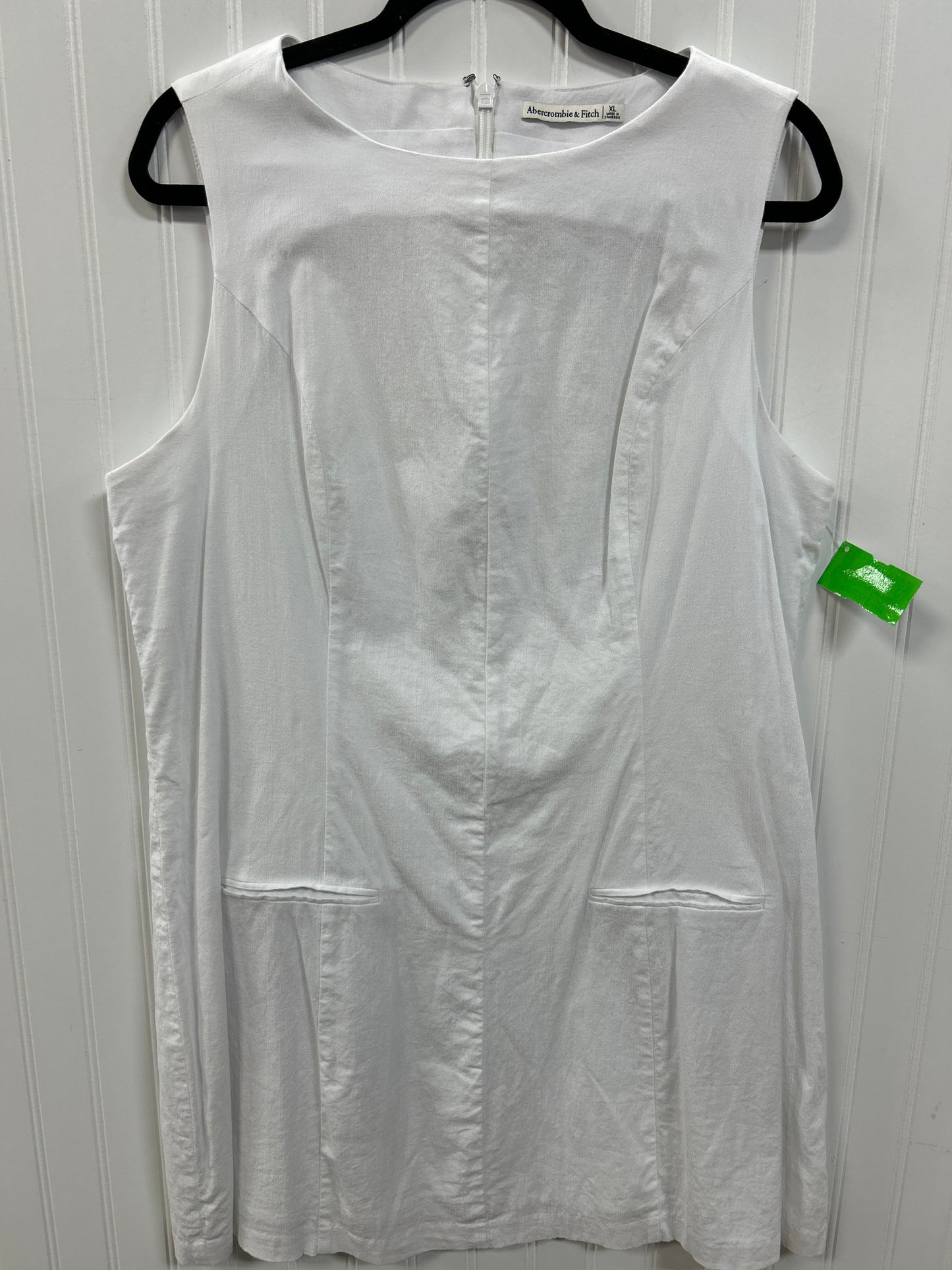Dress Casual Short By Abercrombie And Fitch In White, Size:Xl