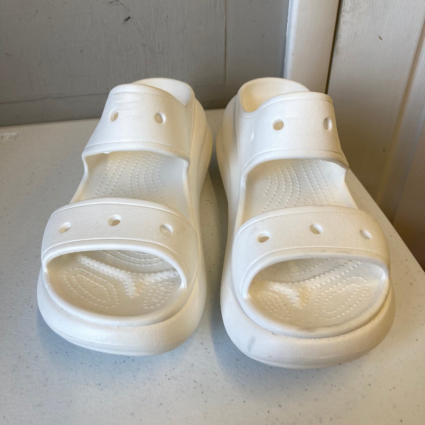 Sandals Heels Platform By Crocs In White, Size:10