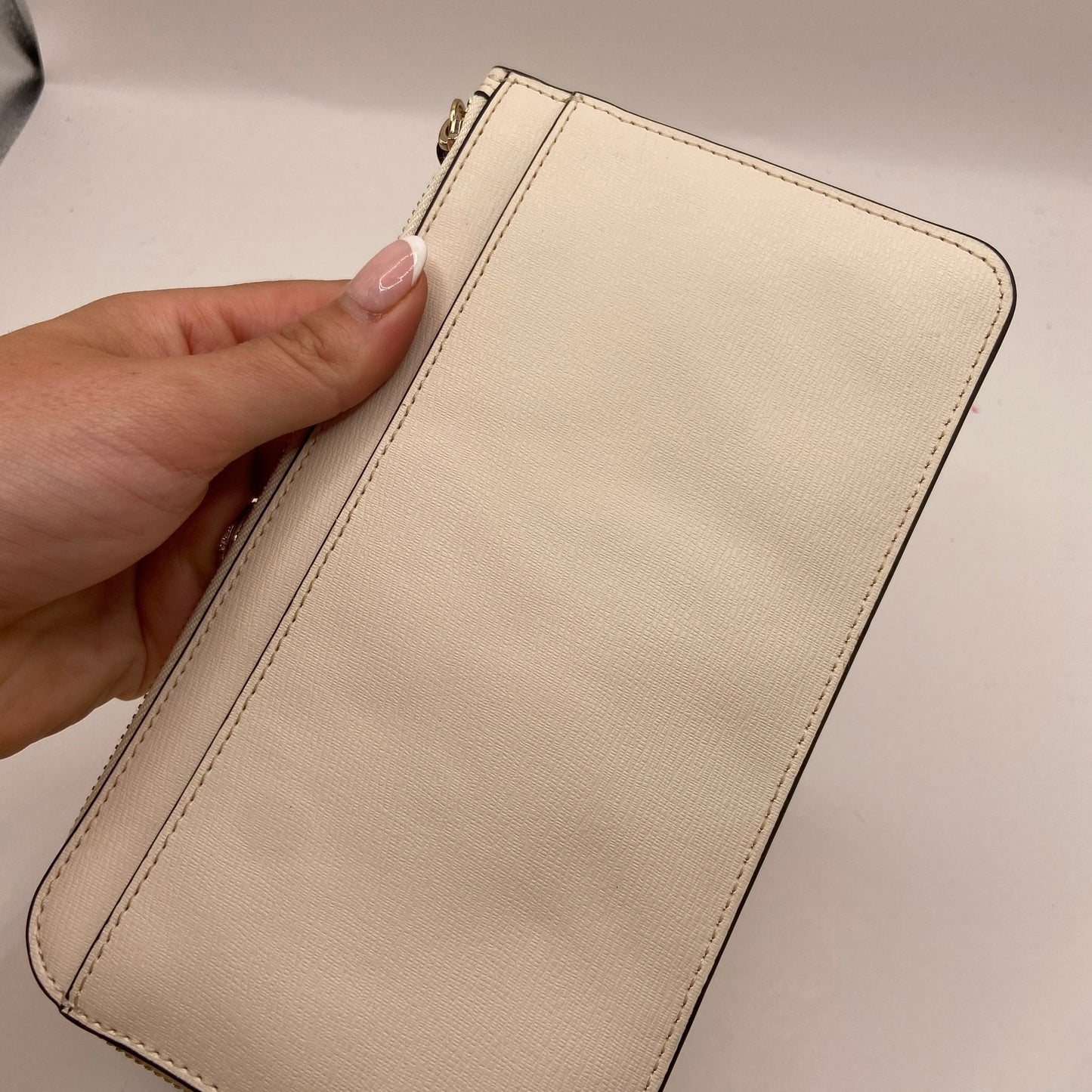 Wristlet Designer By Kate Spade, Size: Large