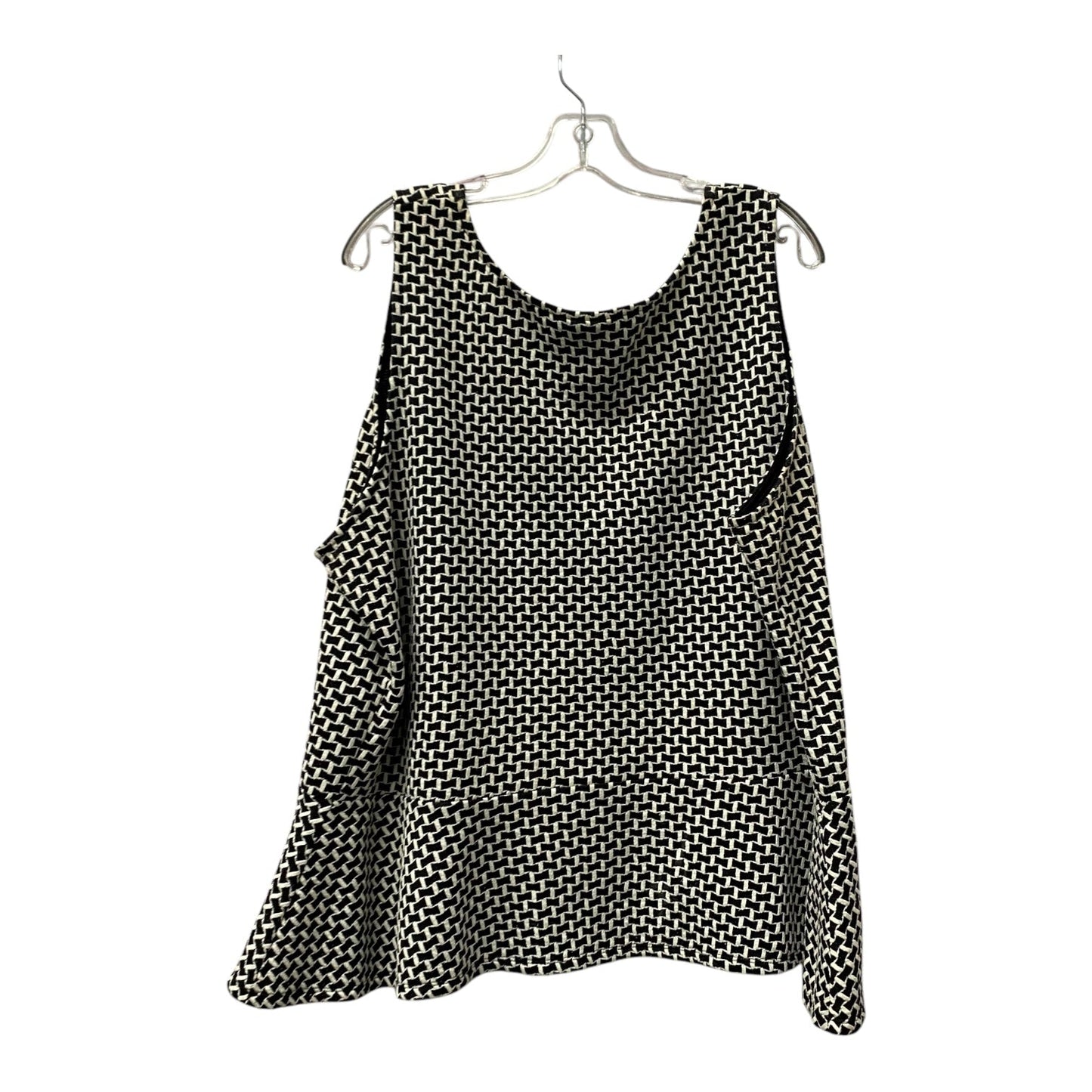 Top Sleeveless By Lane Bryant In Black & White, Size:4X