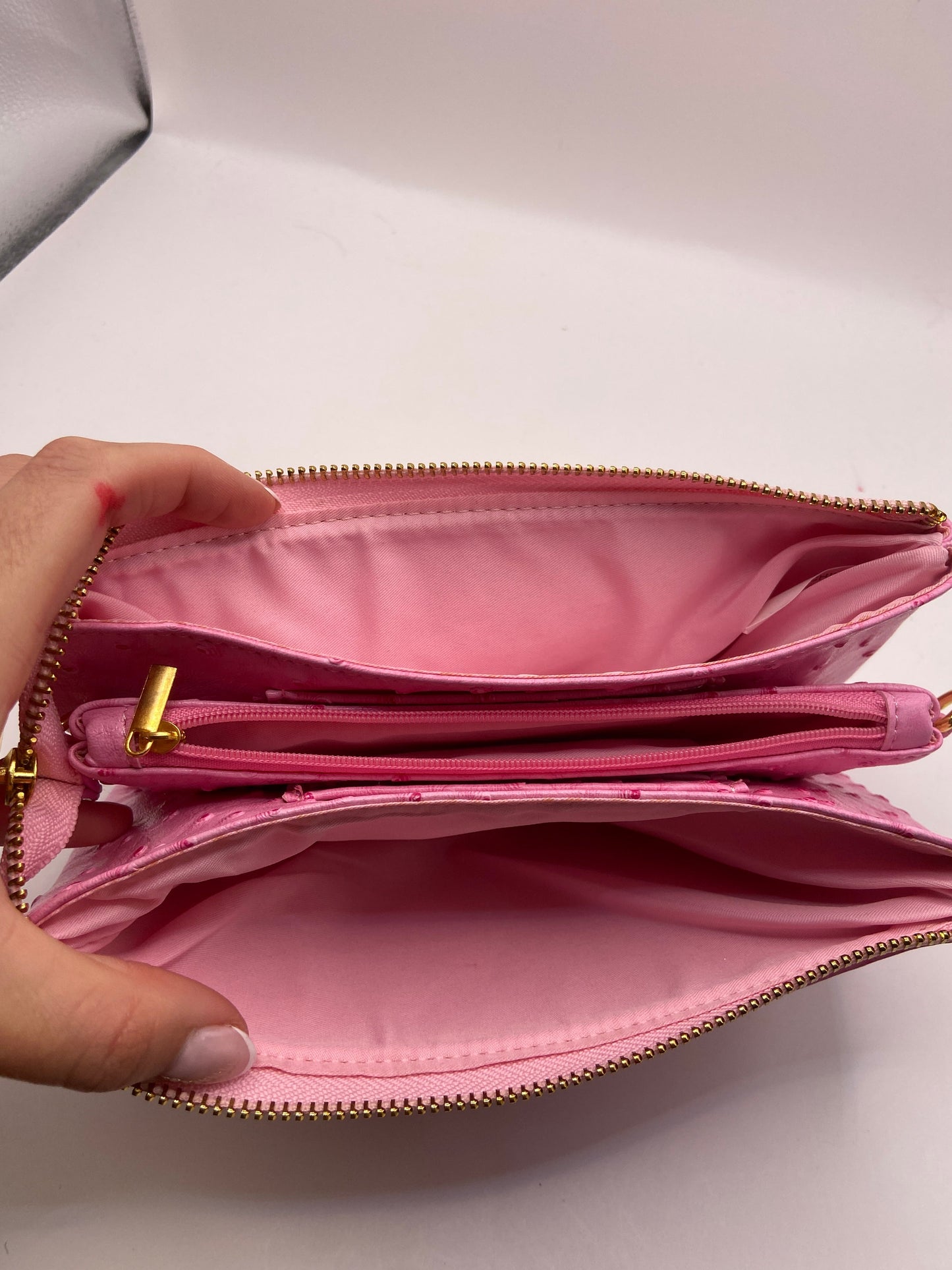 Clutch By Clothes Mentor, Size: Medium