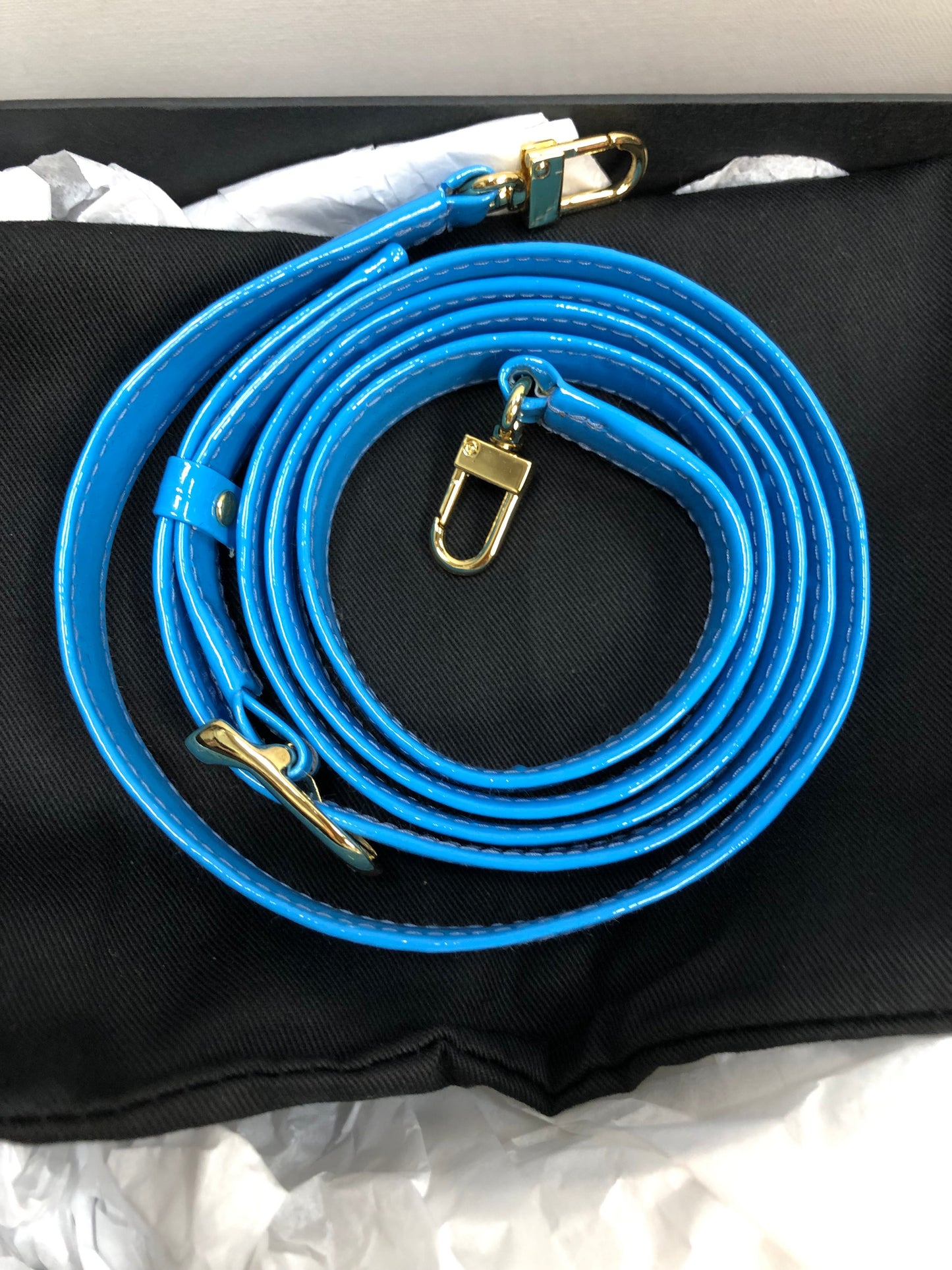 Crossbody By Clothes Mentor, Size: Small