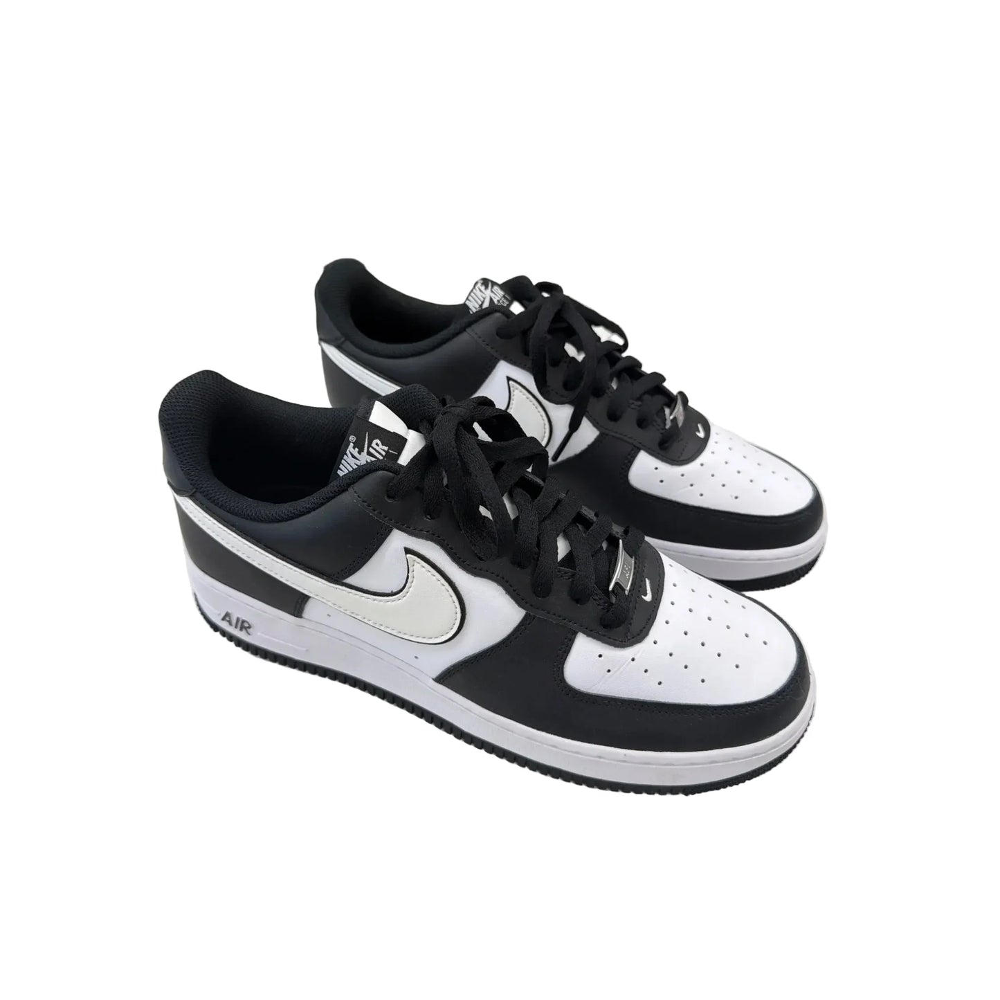 Shoes Sneakers By Nike In Black & White, Size: 12
