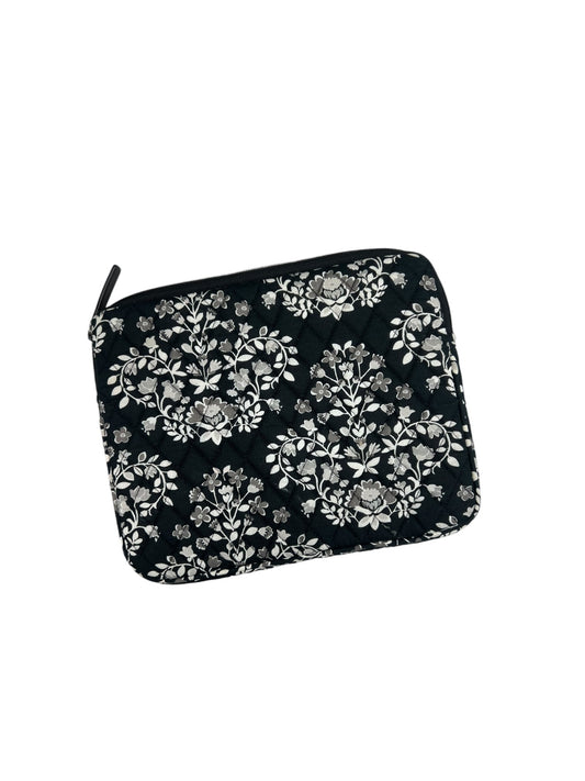 Laptop Sleeve By Vera Bradley, Size: Medium