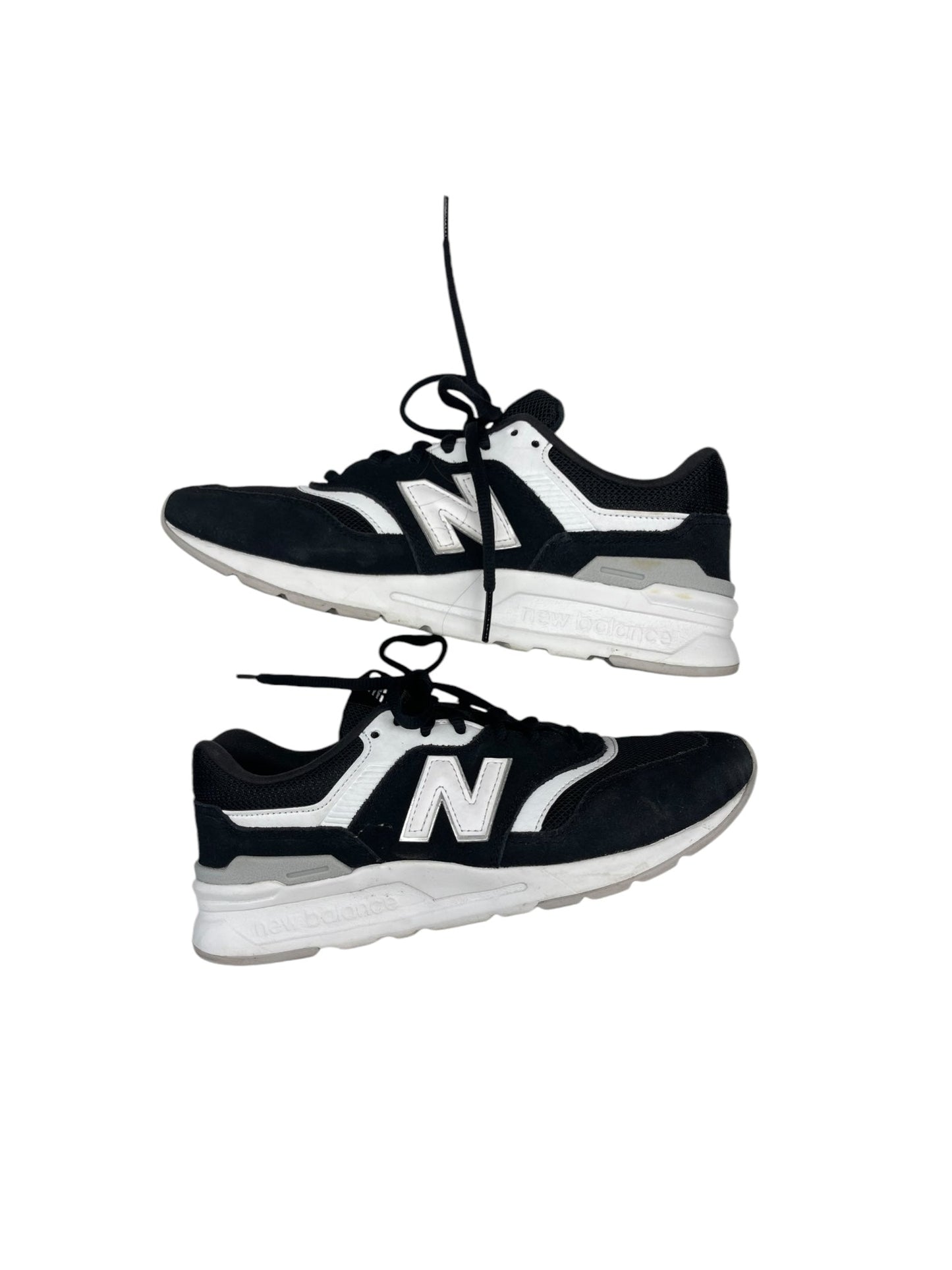 Shoes Athletic By New Balance In Black & White, Size: 7