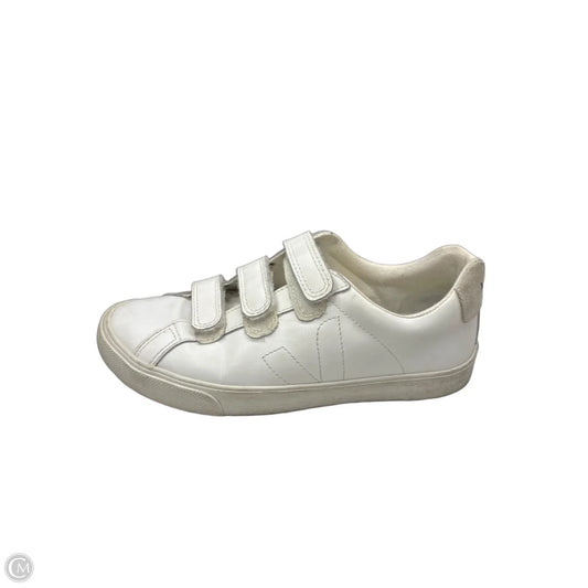 Shoes Sneakers By Veja In White, Size: 7