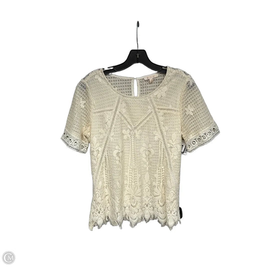 Top Short Sleeve By Skies Are Blue In Cream, Size: M