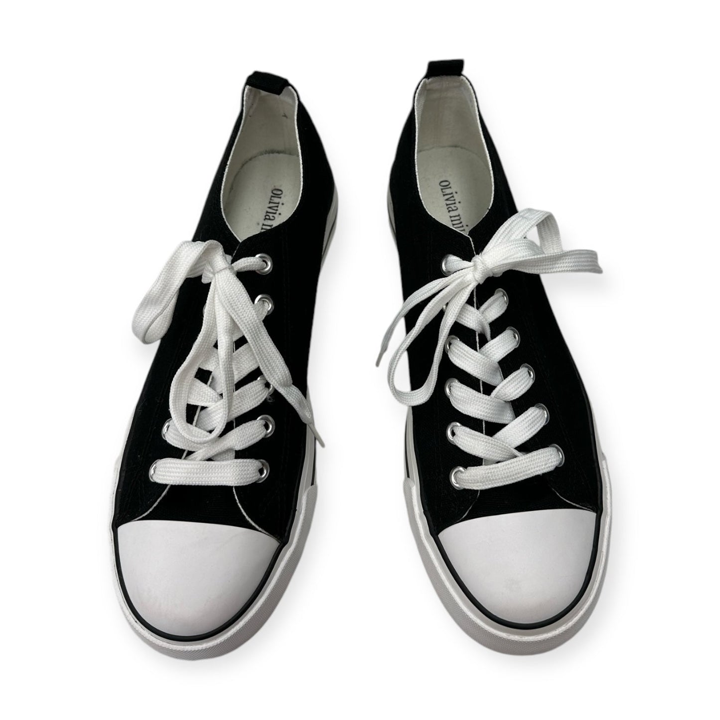 Shoes Sneakers By Olivia Miller In Black & White, Size: 10