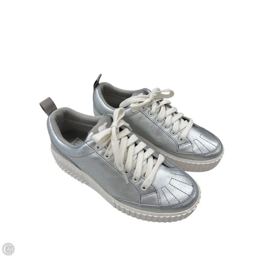 Shoes Sneakers By Sorel In Silver, Size: 9