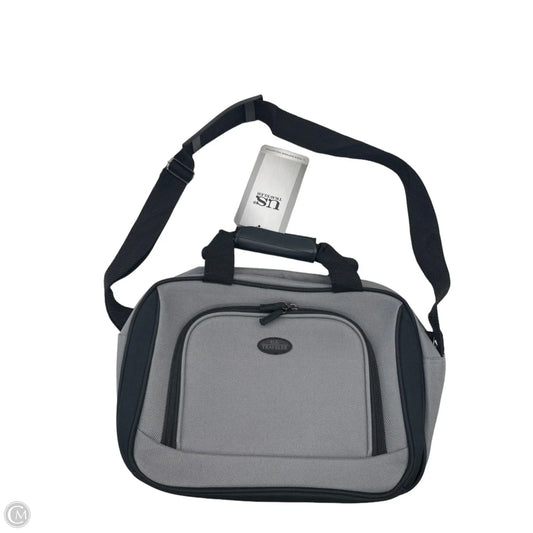 Tote By Clothes Mentor, Size: Medium
