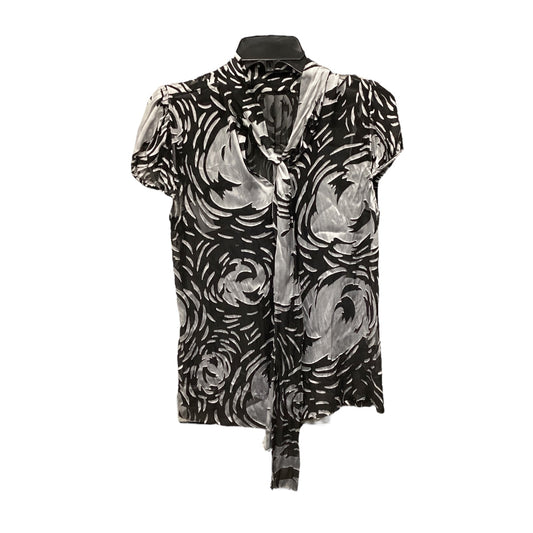 Top Short Sleeve By Bcbgmaxazria In Black & Grey, Size: S