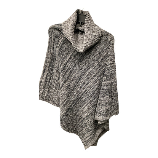 Poncho By Barefoot Dreams In Grey, Size: Osfm