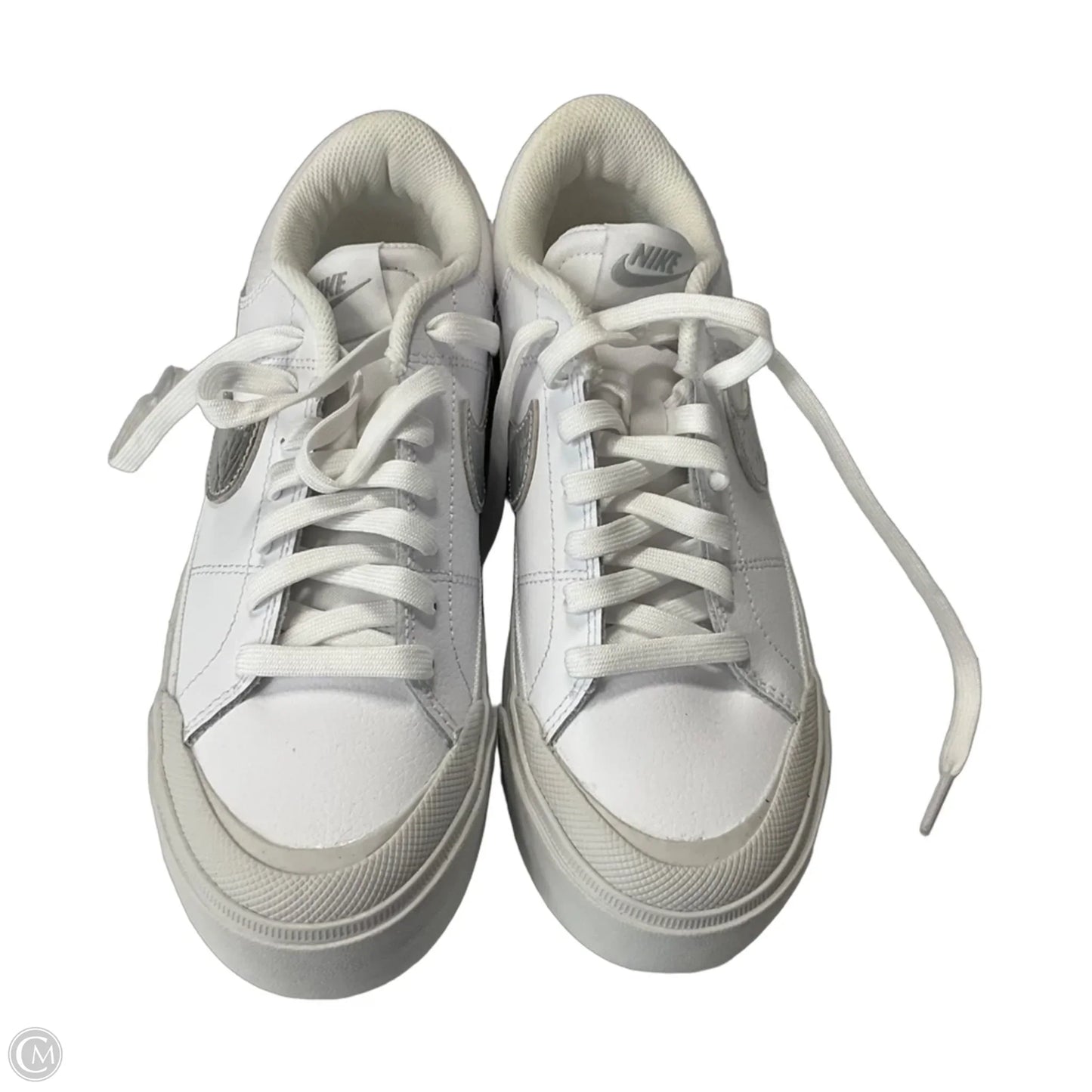 Shoes Sneakers By Nike In White, Size: 7