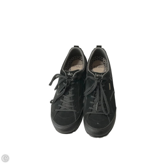 Shoes Sneakers By Dansko In Black, Size: 8.5