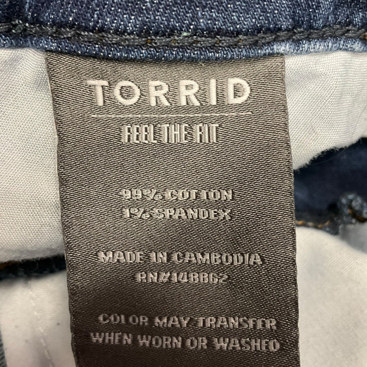 Jeans Cropped By Torrid In Blue, Size: 24