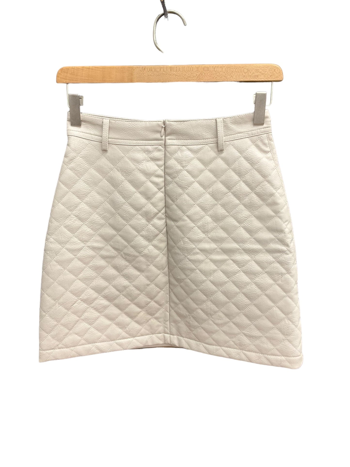 Beige Skirt Mini & Short Clothes Mentor, Size 6