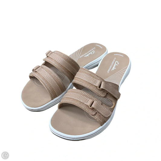 Sandals Flats By Clarks In Beige, Size: 7