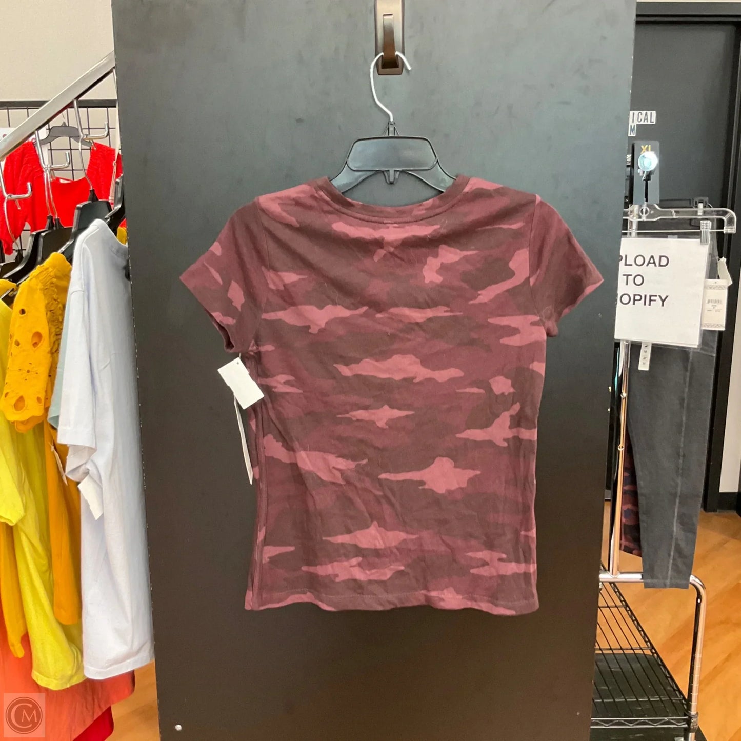 Athletic Top Short Sleeve By Athleta In Camouflage Print, Size: Xs