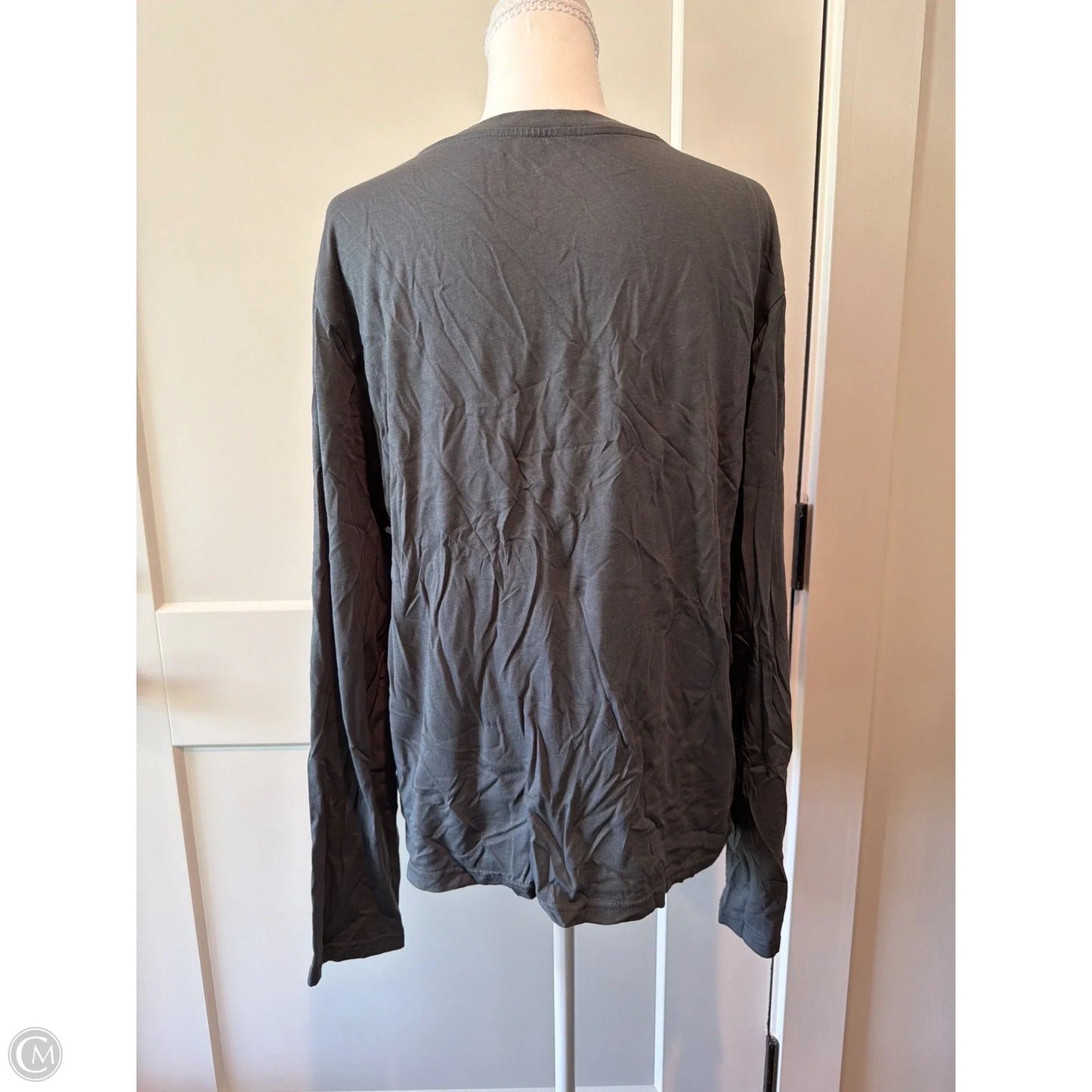 Top Long Sleeve Basic By Quince In Grey, Size: L