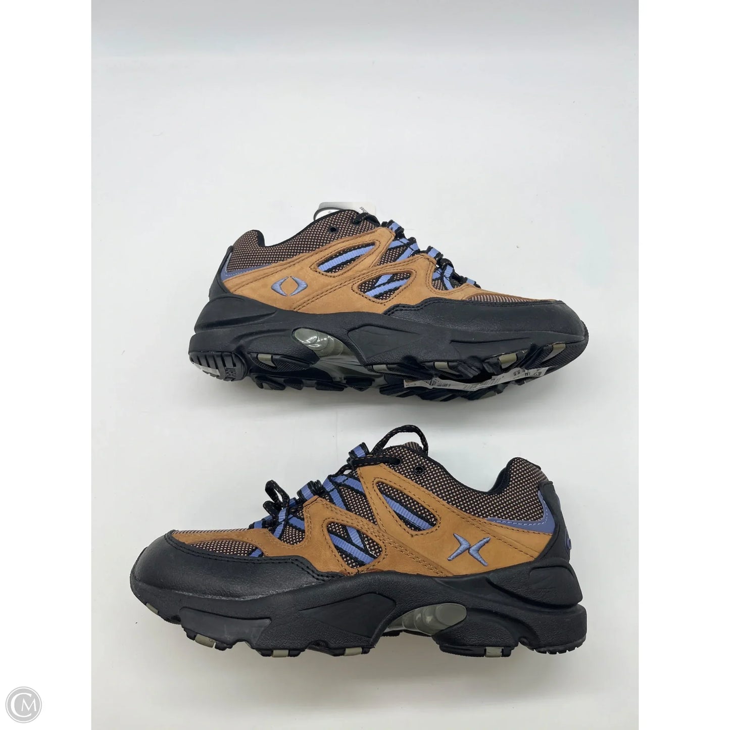 Shoes Athletic By Clothes Mentor In Brown, Size: 7.5