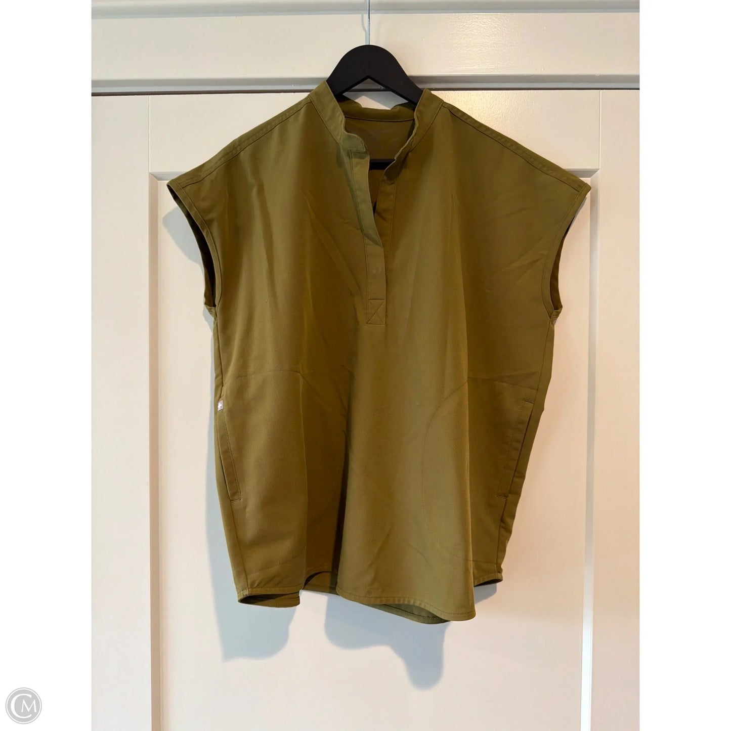 Top Short Sleeve By Clothes Mentor In Green, Size: S