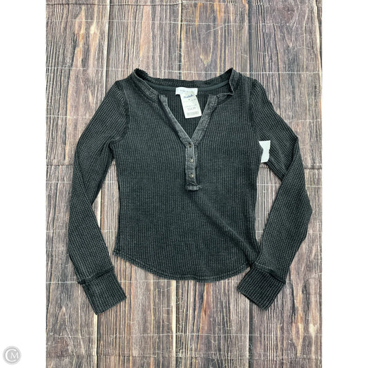 Top Long Sleeve Basic By Pink Rose In Grey, Size: M