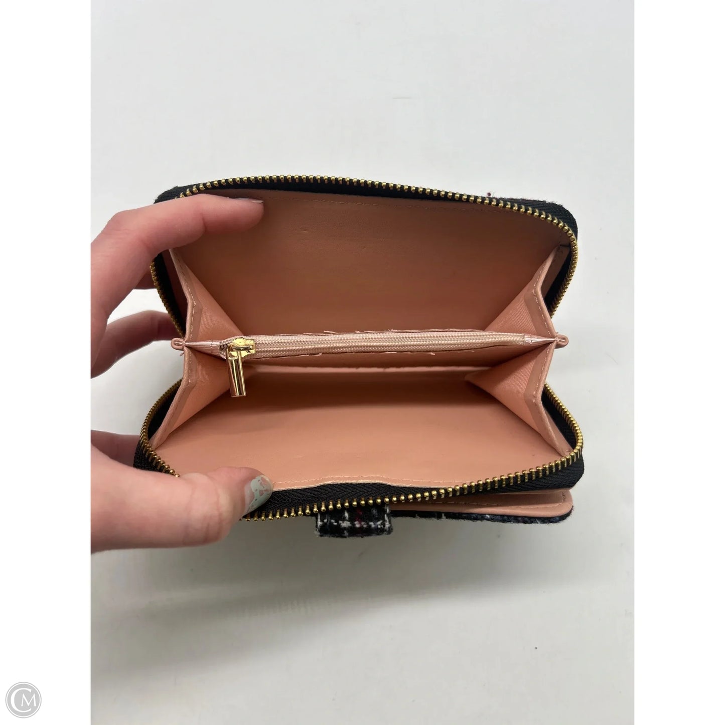 Wallet By Clothes Mentor, Size: Medium