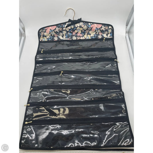 Jewelry Case By Clothes Mentor, Size:
