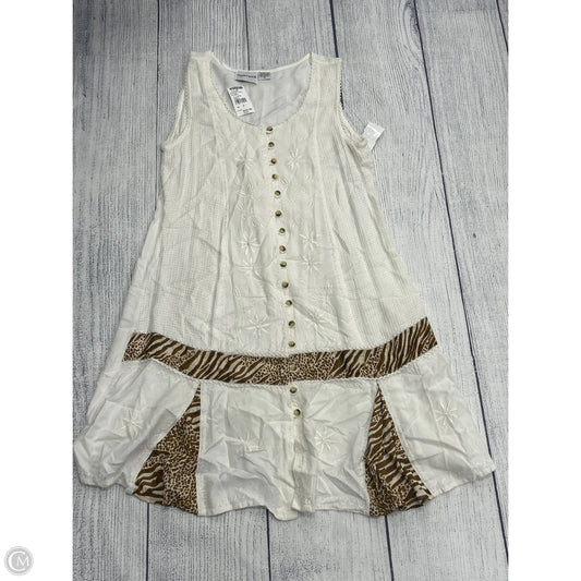Dress Casual Short By Clothes Mentor In White, Size: S