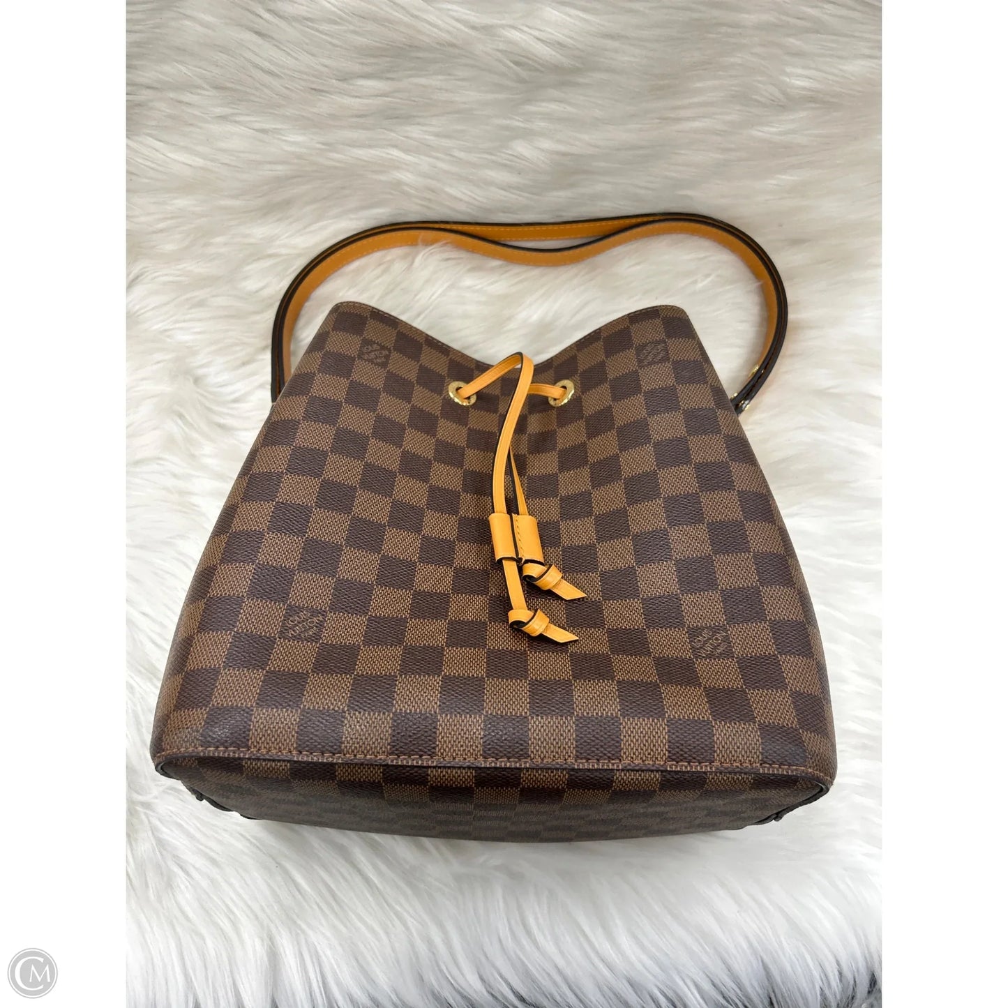 Handbag Luxury Designer By Louis Vuitton, Size: Medium