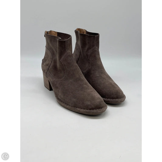 Boots Designer By Ugg In Brown, Size: 8